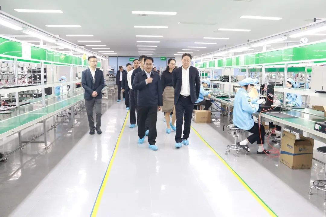 楚雄彝族自治州领导班组参观BSport体育官网智能硬件工程服务基地